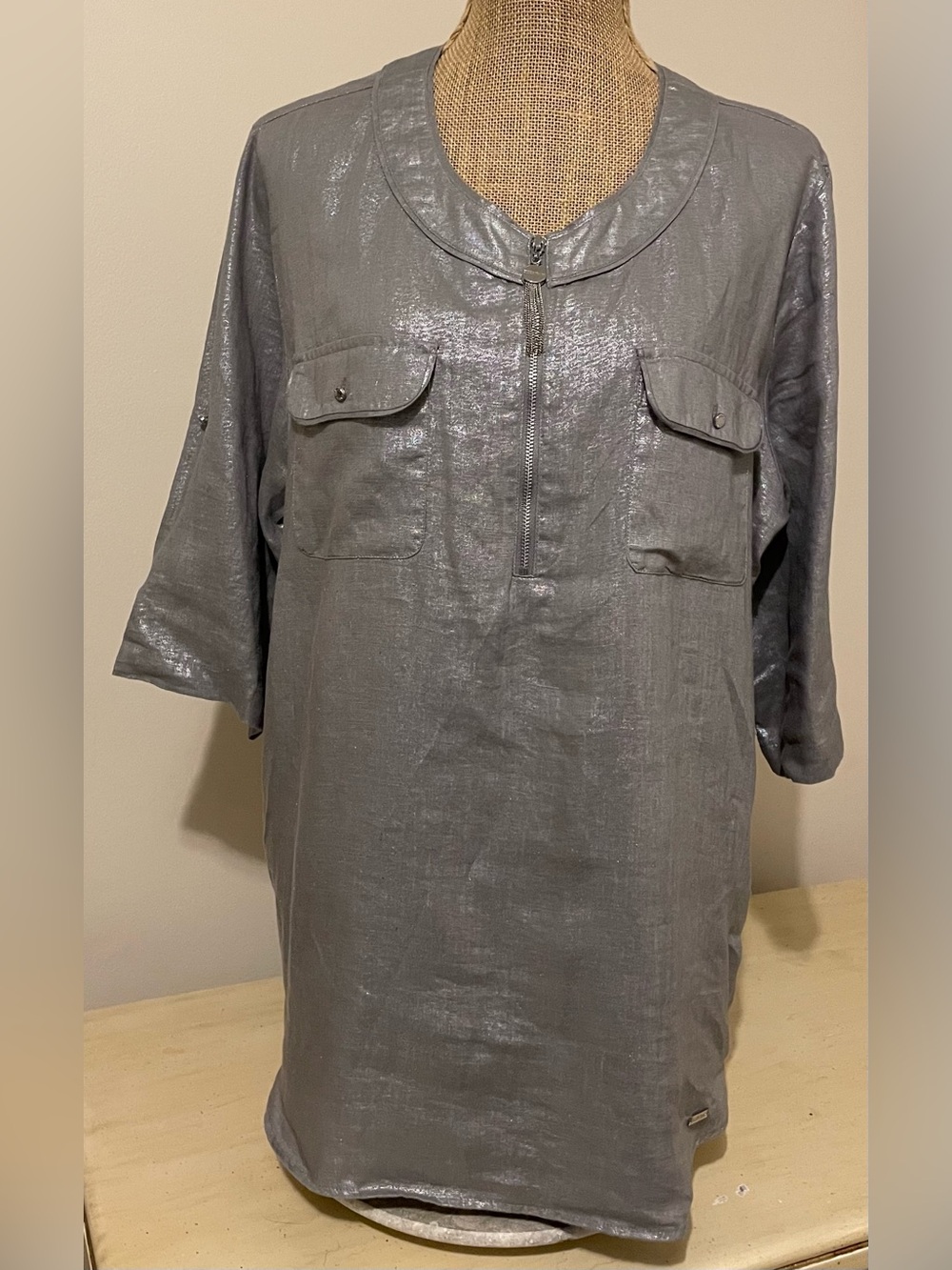 Vintage Ellen Tracy Metallic Silver Gray 100% Linen Zipper Front Tunic Style Top